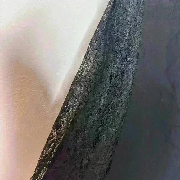 Alice and Olivia black lace tank size XS - Picture 2 of 5